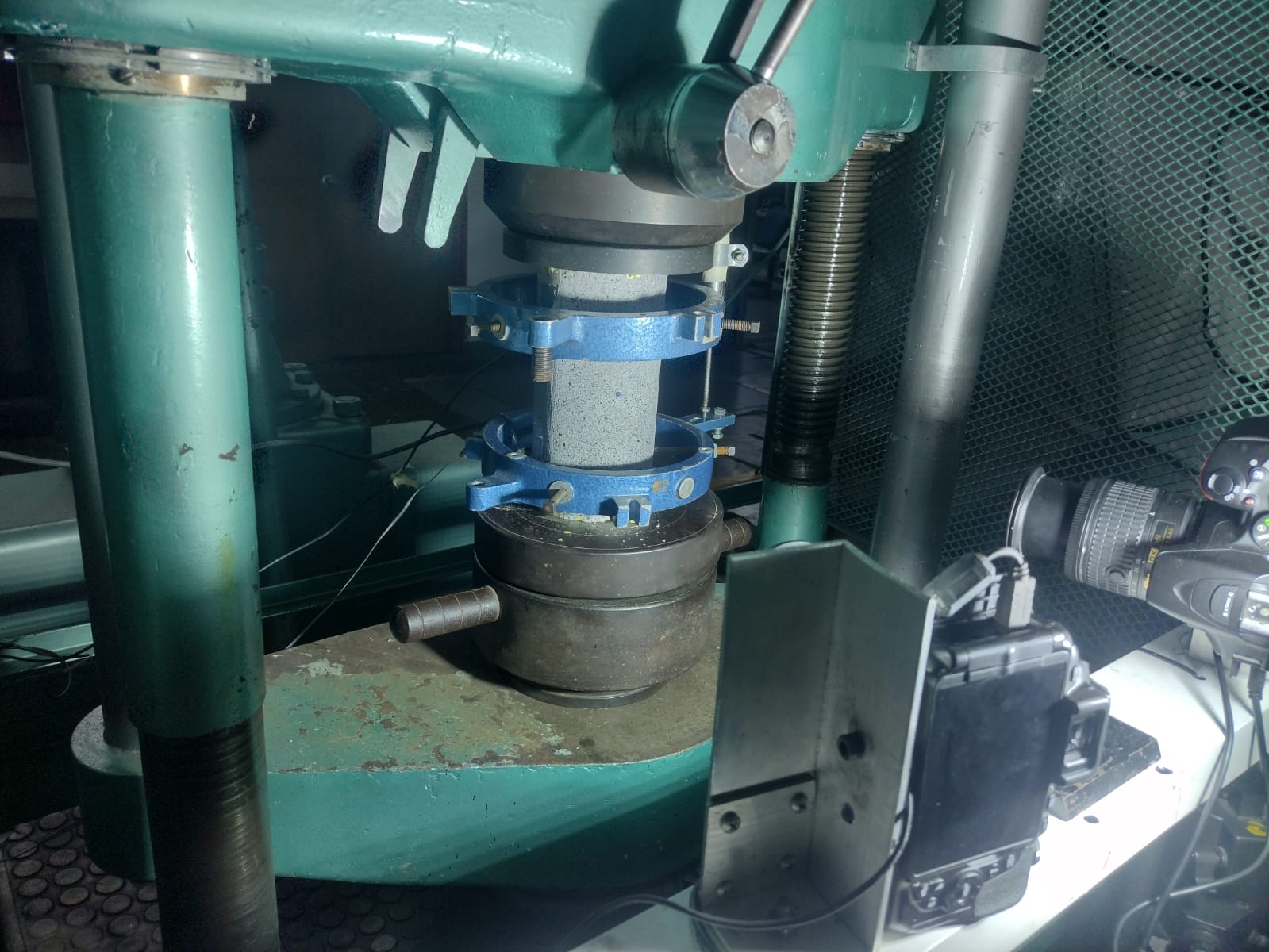 Digital Image Correlation + Bayesian Inference