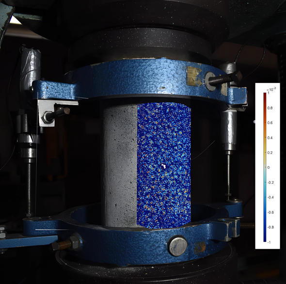 3D DIC displacement field on concrete cylinder